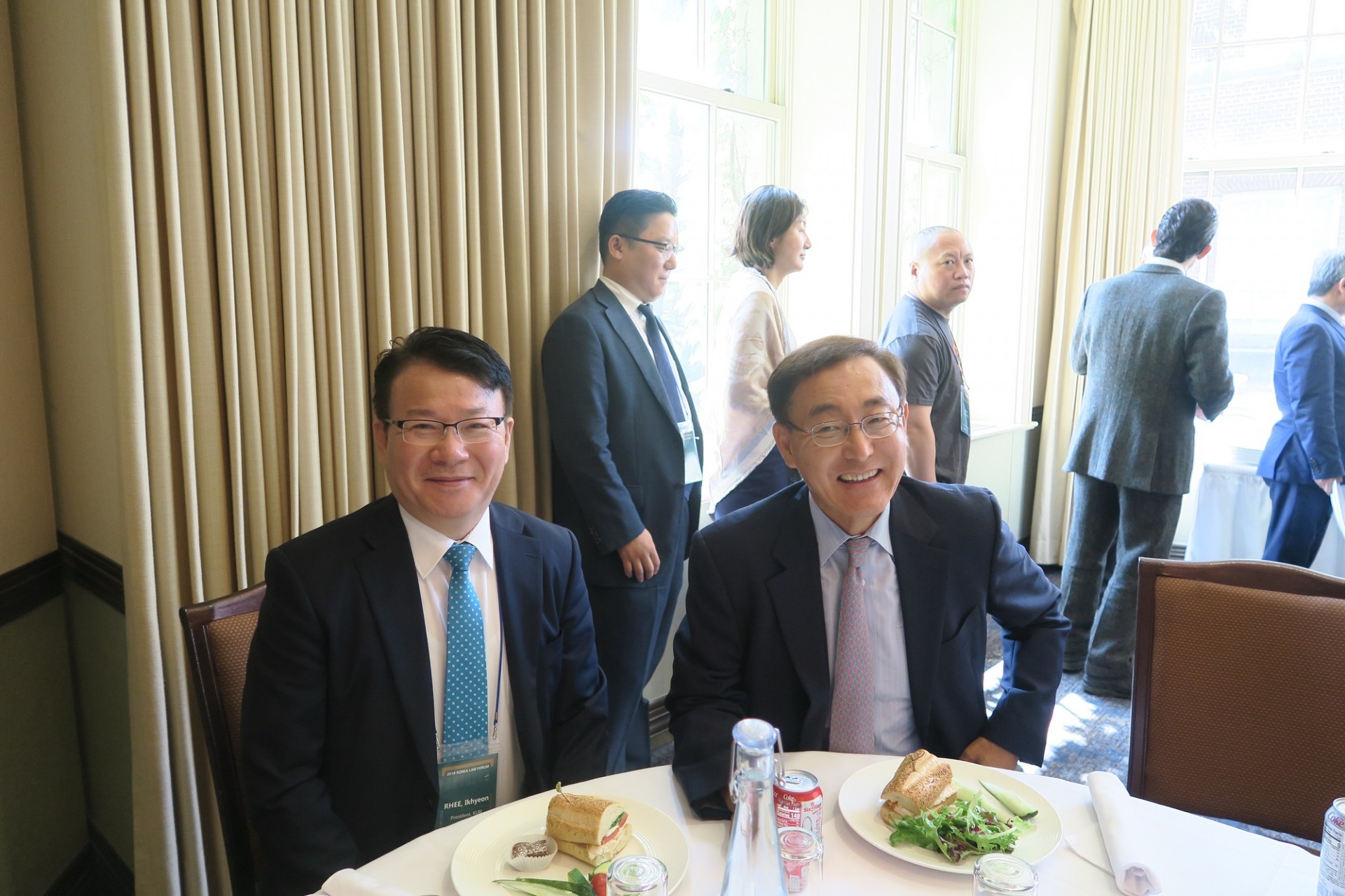 Ikhyeon Rhee, KLRI; Soonam Kim, Frm. Prosecutor General, ROK Man smiling