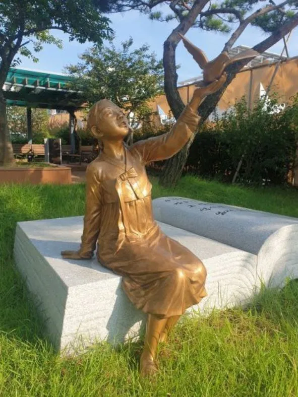 Comfort girl statue