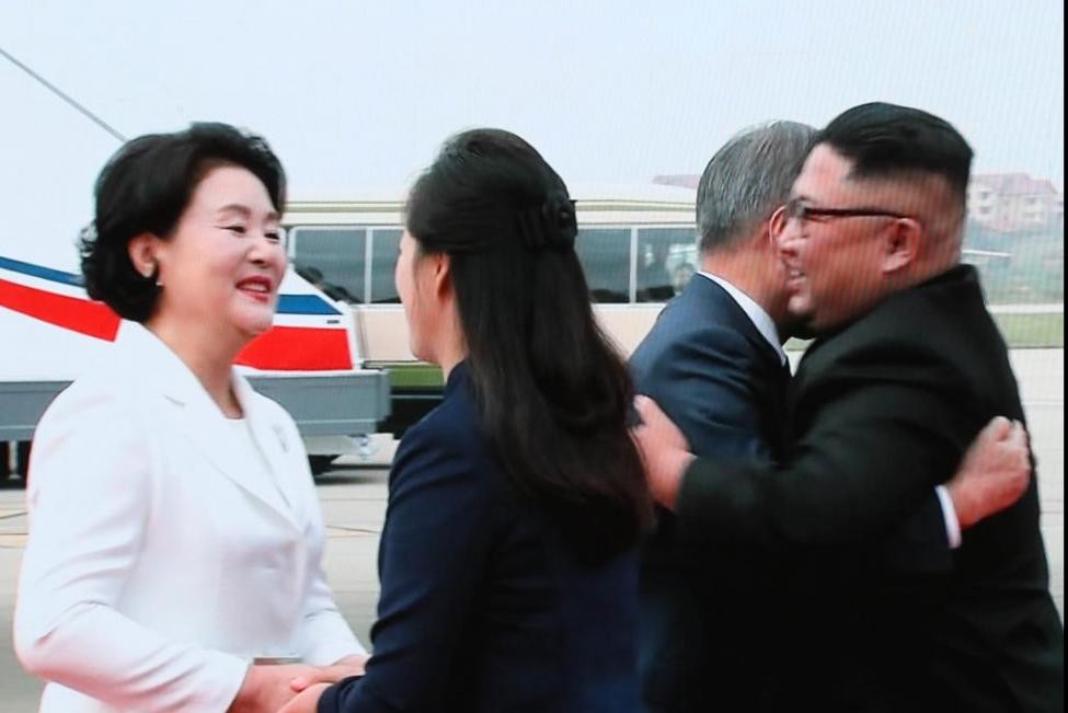 Moon and Kim with wives